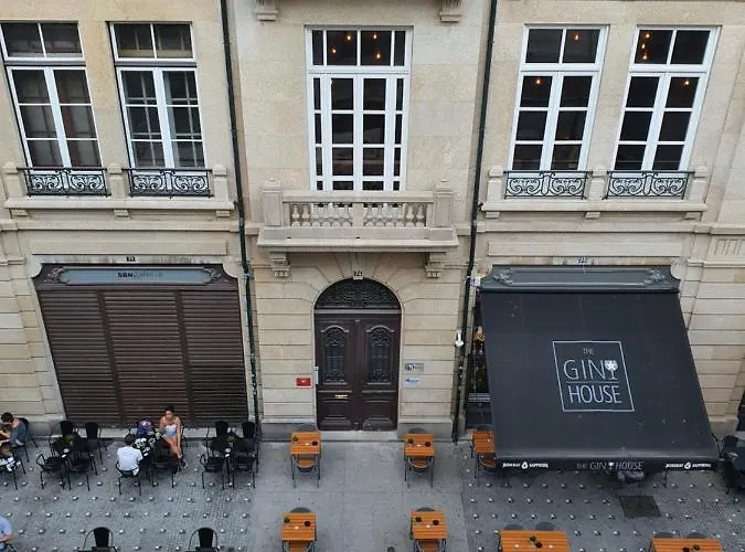 & Charming Clerigos Appartments *