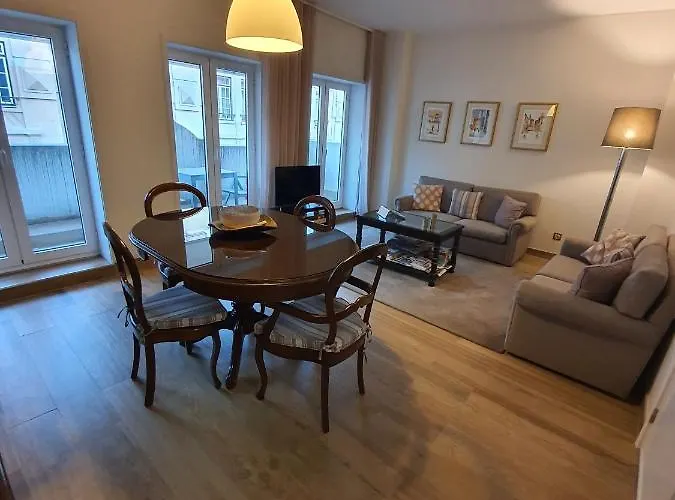 شقة & Charming Clerigos Appartments بورتو