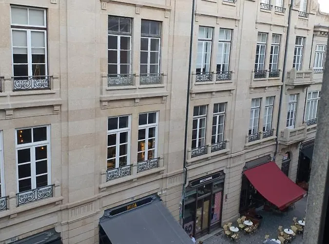 شقة & Charming Clerigos Appartments بورتو