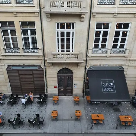 & Charming Clerigos Appartments *